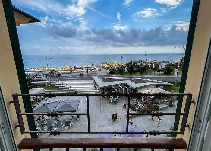 Daire Splendido Con Vista Mare Su Piazza Dante