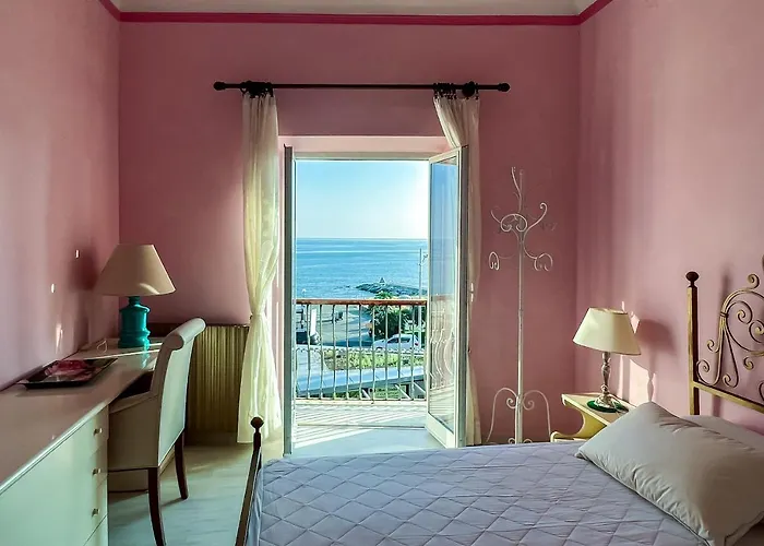 Splendido Con Vista Mare Su Piazza Dante 바라체